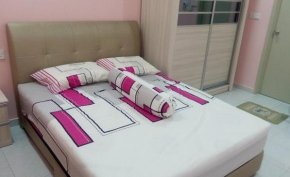 Отель Kulai Indah Homestay  Кулаи